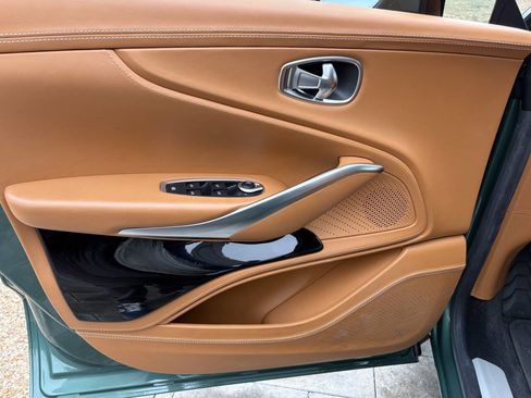 Used 2024 Aston Martin DBX 707 image 10