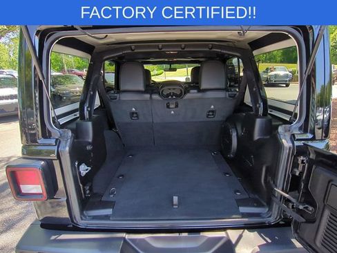 Used 2022 Jeep Wrangler Unlimited Sahara AWD/4WD image 30
