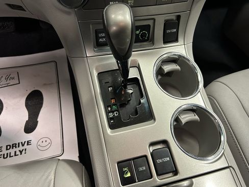 Used 2011 Toyota Highlander SE image 15