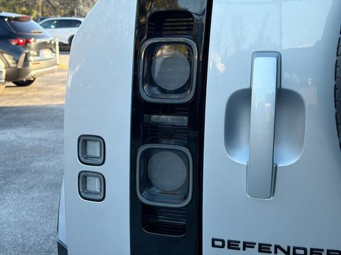 Used 2023 Land Rover Defender 110 X image 10