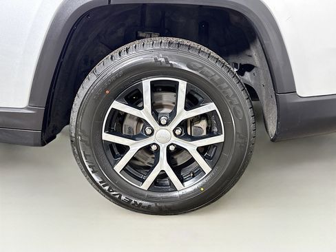 Used 2024 Jeep Grand Cherokee L Limited w/ Luxury Tech Group II AWD/4WD image 30