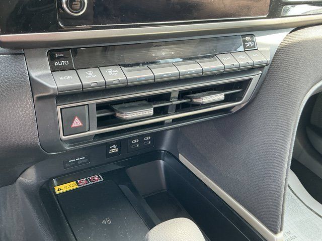 Used 2025 Toyota Camry LE FWD image 21