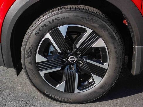 Certified 2025 Nissan Kicks SV image 11