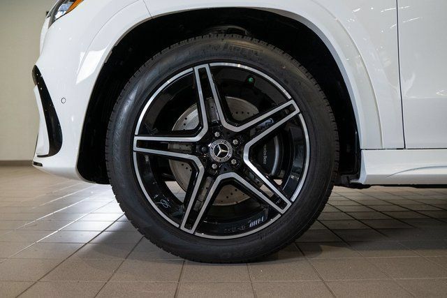 Certified 2026 Mercedes-Benz GLS 450 4MATIC image 6