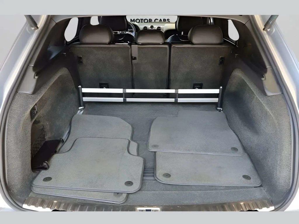 Used 2017 Bentley Bentayga AWD/4WD image 12