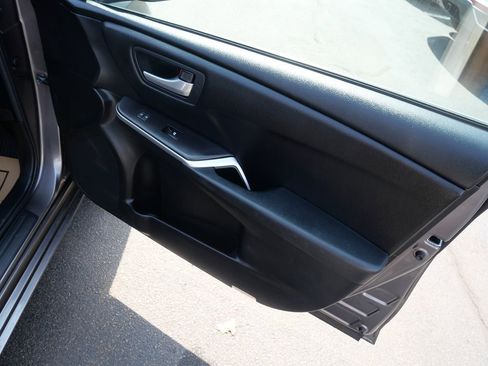 Used 2017 Toyota Camry LE image 29