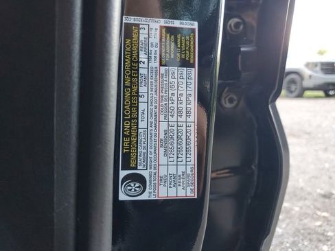 Used 2021 Nissan Titan Platinum Reserve w/ Moonroof Package image 33