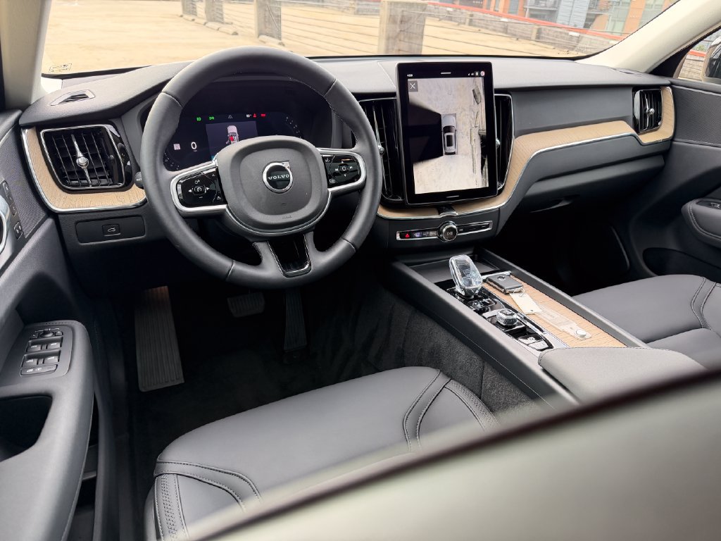 Certified 2026 Volvo XC60 B5 Plus AWD/4WD image 16