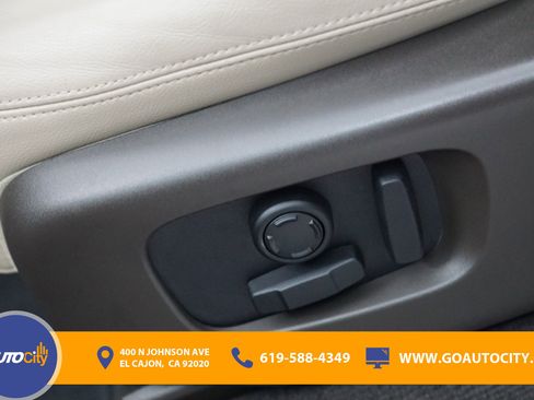 Used 2020 Land Rover Range Rover Sport SE image 18