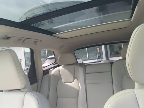 Used 2018 Volvo XC60 T5 Momentum w/ Convenience Package AWD/4WD image 11