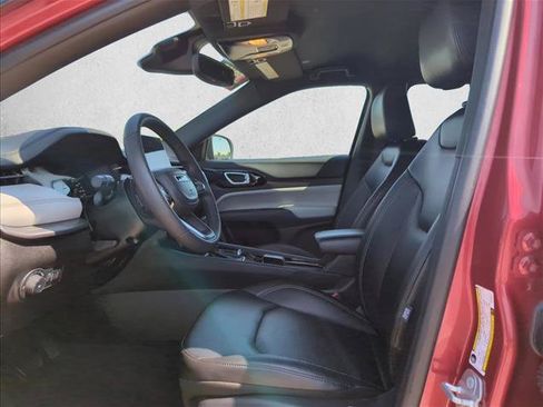 Used 2025 Jeep Compass Limited AWD/4WD image 16