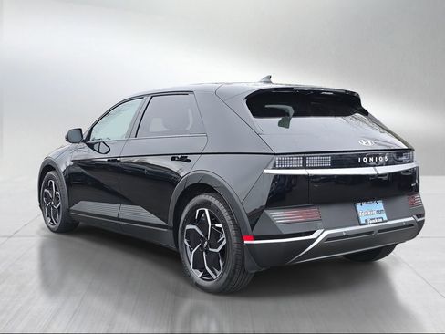 Used 2024 Hyundai Ioniq 5 SE image 5