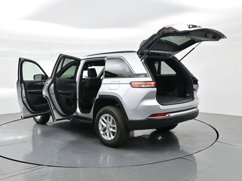 New 2025 Jeep Grand Cherokee Laredo X image 30