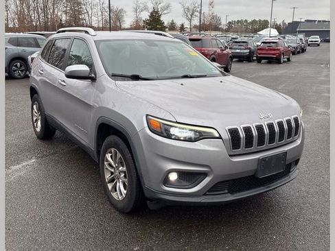 Used 2019 Jeep Cherokee Latitude Plus image 1