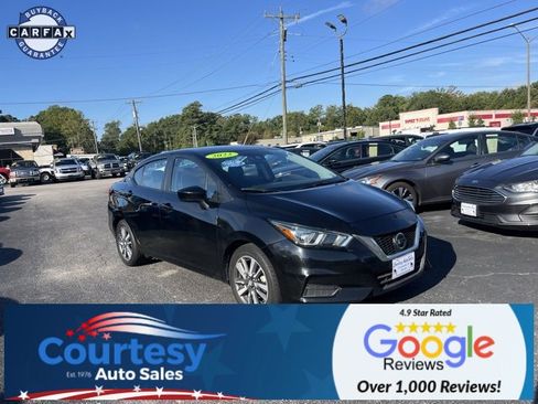 Used 2022 Nissan Versa SV image 1