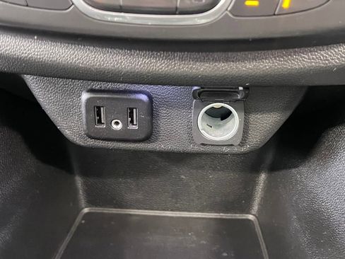 Used 2020 Chevrolet Traverse LT w/ Driver Confidence II Package image 22