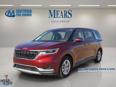 Used 2024 Kia Carnival LX image 1