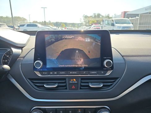 Used 2022 Nissan Altima 2.5 SV w/ SV Premium Package image 26