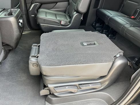 Used 2021 GMC Yukon XL Denali AWD/4WD image 8
