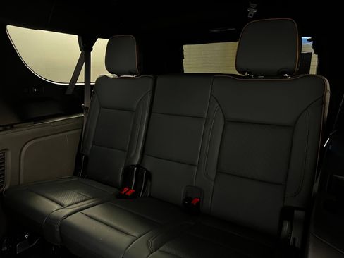 Used 2025 GMC Yukon XL AT4 w/ AT4 Premium Package AWD/4WD image 28