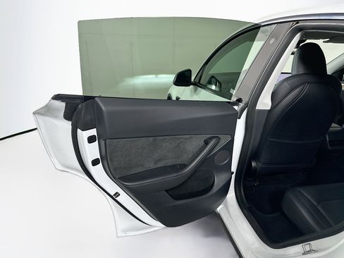 Used 2023 Tesla Model Y Performance image 24