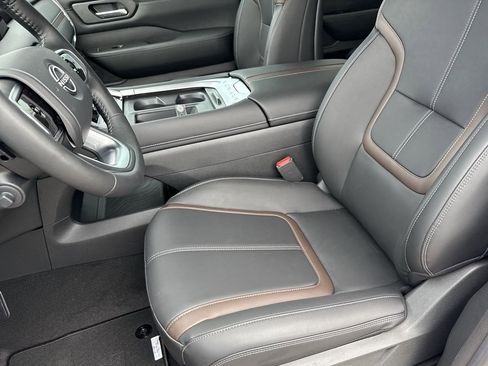 New 2026 Nissan Armada SL w/ Captain's Chari Seat Package image 20