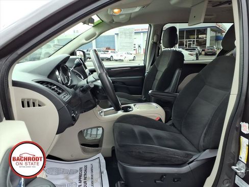 Used 2016 Dodge Grand Caravan SXT w/ Rear Park Assist Package FWD image 24