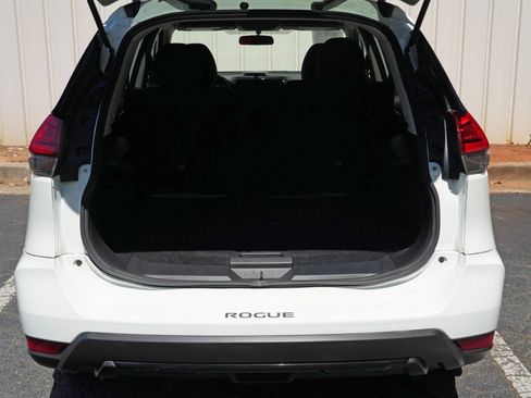 Used 2017 Nissan Rogue SV FWD image 9