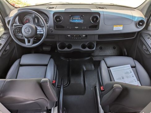 Used 2024 Mercedes-Benz Sprinter 2500 image 16