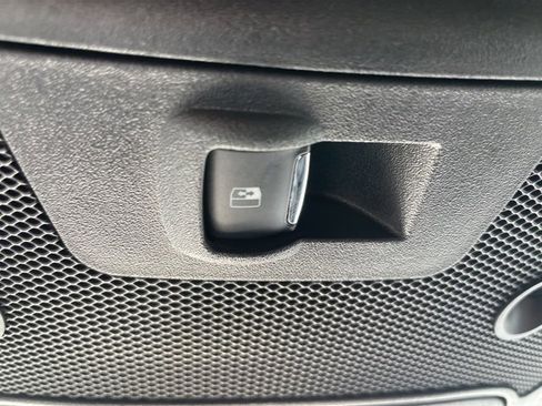 Used 2019 Ford F150 Platinum w/ Equipment Group 701A Luxury image 16