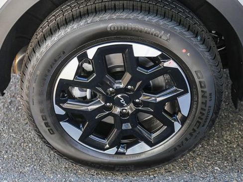 New 2025 Kia Sorento S image 11