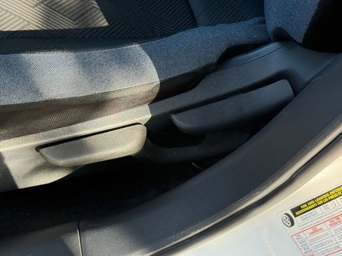 Used 2025 Nissan Versa SV image 23