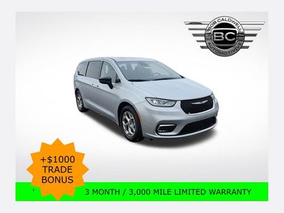 Used 2024 Chrysler Pacifica Limited