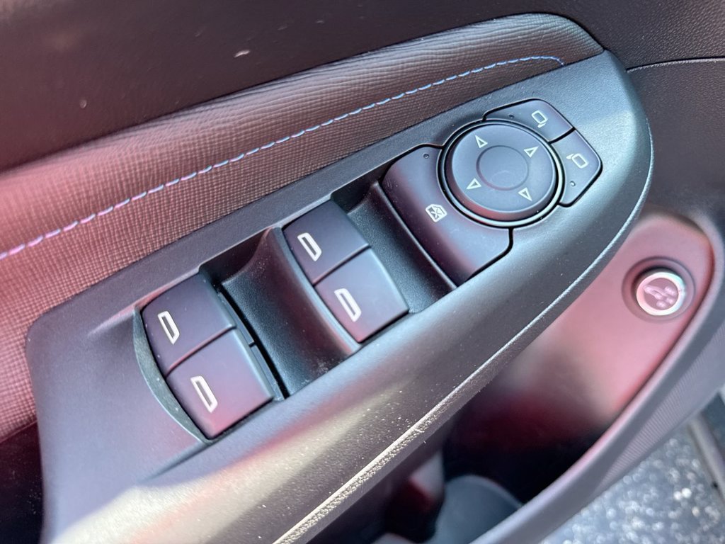 Used 2025 Buick Envista Sport Touring w/ Convenience I Package FWD image 13