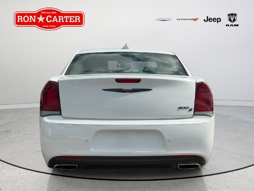 Certified 2022 Chrysler 300 S RWD image 5