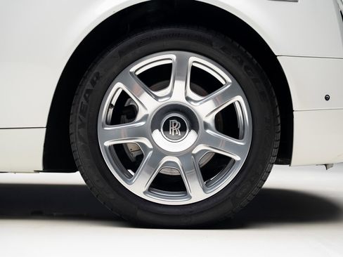 Used 2013 Rolls-Royce Phantom Drophead Coupe image 40