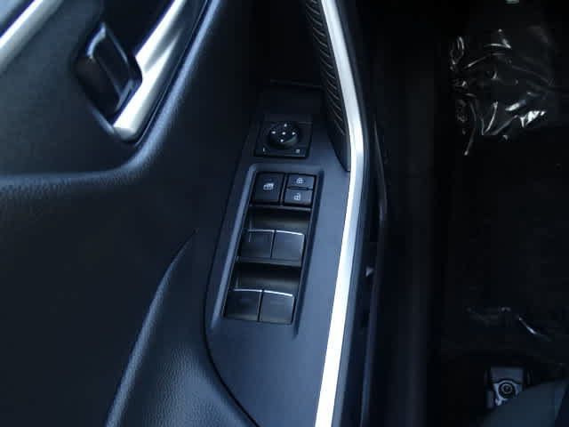 Used 2025 Toyota RAV4 XLE w/ Convenience Package FWD image 38
