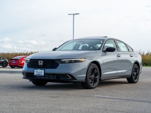 New 2025 Honda Accord SE image 3