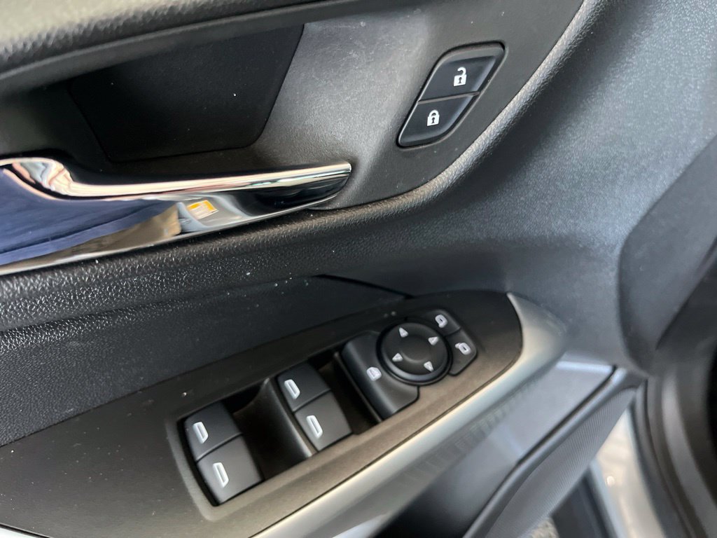 Used 2024 Chevrolet Trax LS w/ LS Convenience Package FWD image 4