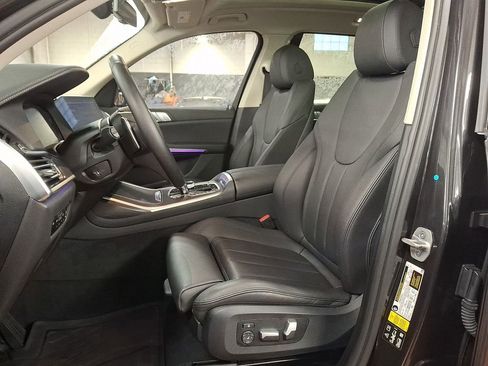 Certified 2022 BMW X7 xDrive40i w/ Premium Package image 10