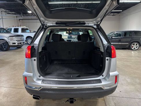 Used 2017 GMC Terrain SLE image 9