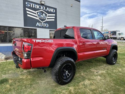 Used 2022 Toyota Tacoma TRD Off-Road w/ Technology Package AWD/4WD image 6