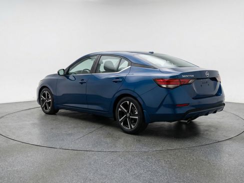 Used 2025 Nissan Sentra SV image 9