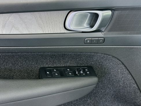 Used 2025 Volvo XC40 B5 Core image 15