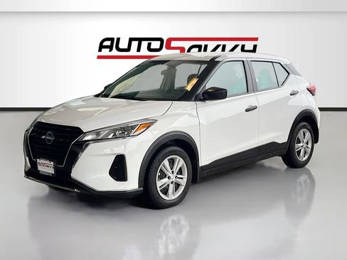 Used 2024 Nissan Kicks S FWD image 3