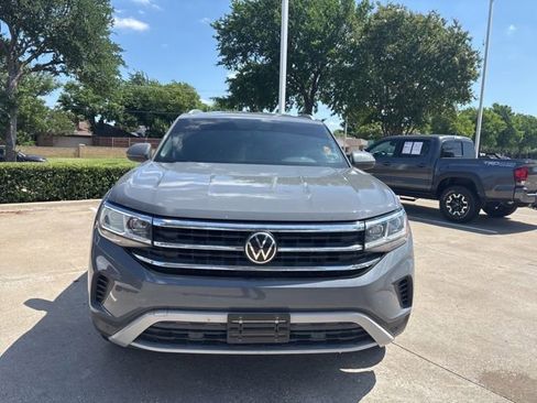 Used 2021 Volkswagen Atlas Cross Sport SE FWD image 2