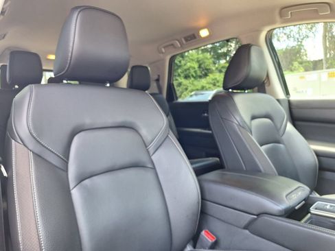 Used 2025 Nissan Pathfinder SL FWD image 27