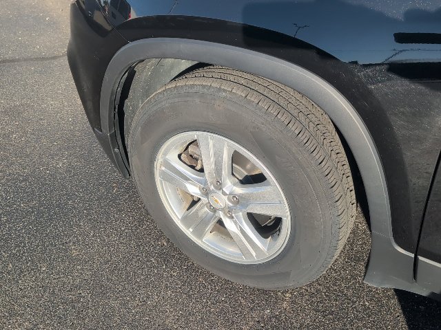 Used 2020 Chevrolet Trax LS w/ Tint and Cruise Package FWD image 15