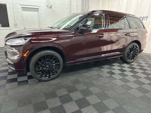Used 2023 Lincoln Aviator Reserve w/ Equipment Group 201A image 5
