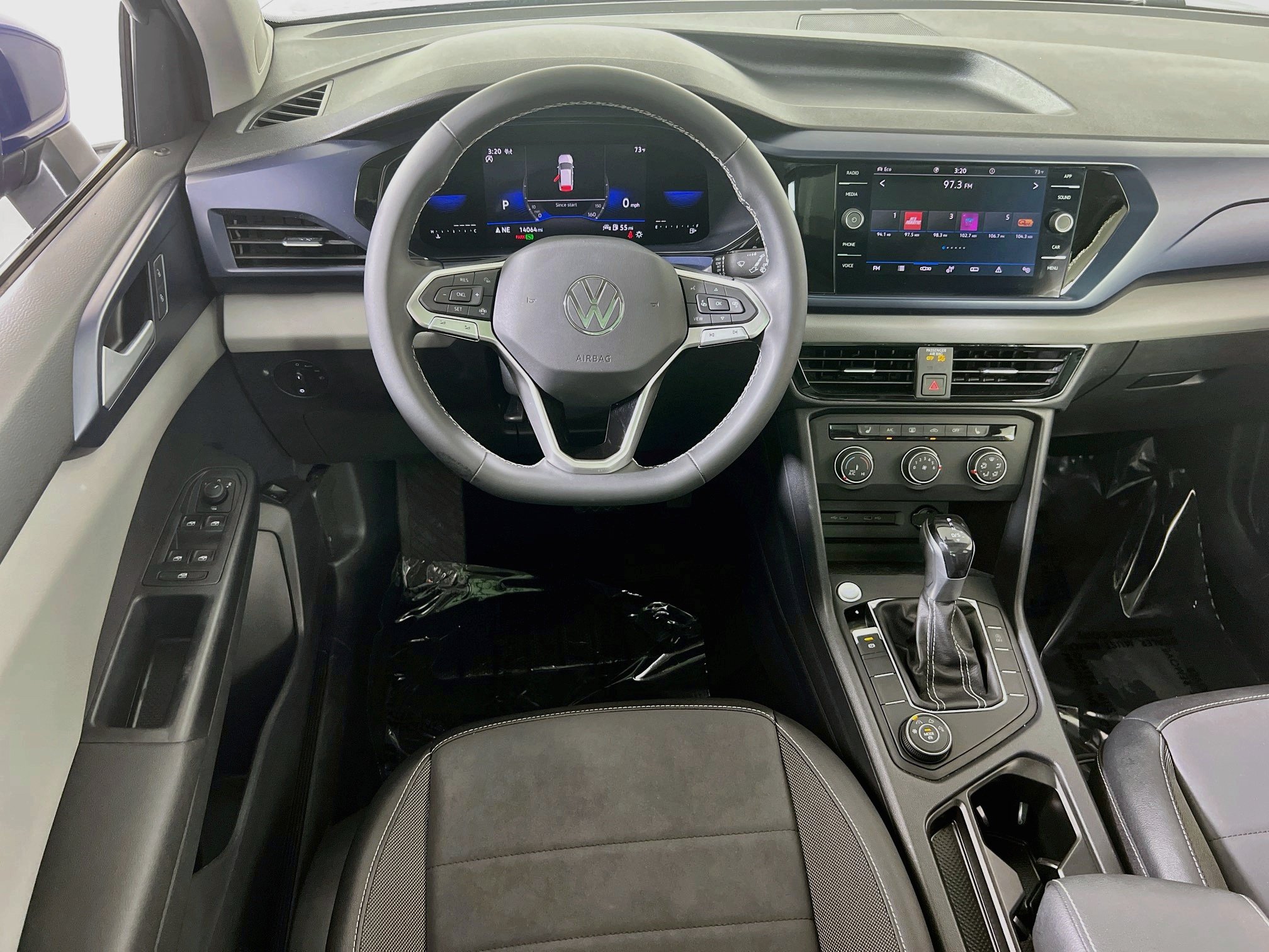 Used 2022 Volkswagen Taos SE FWD image 22